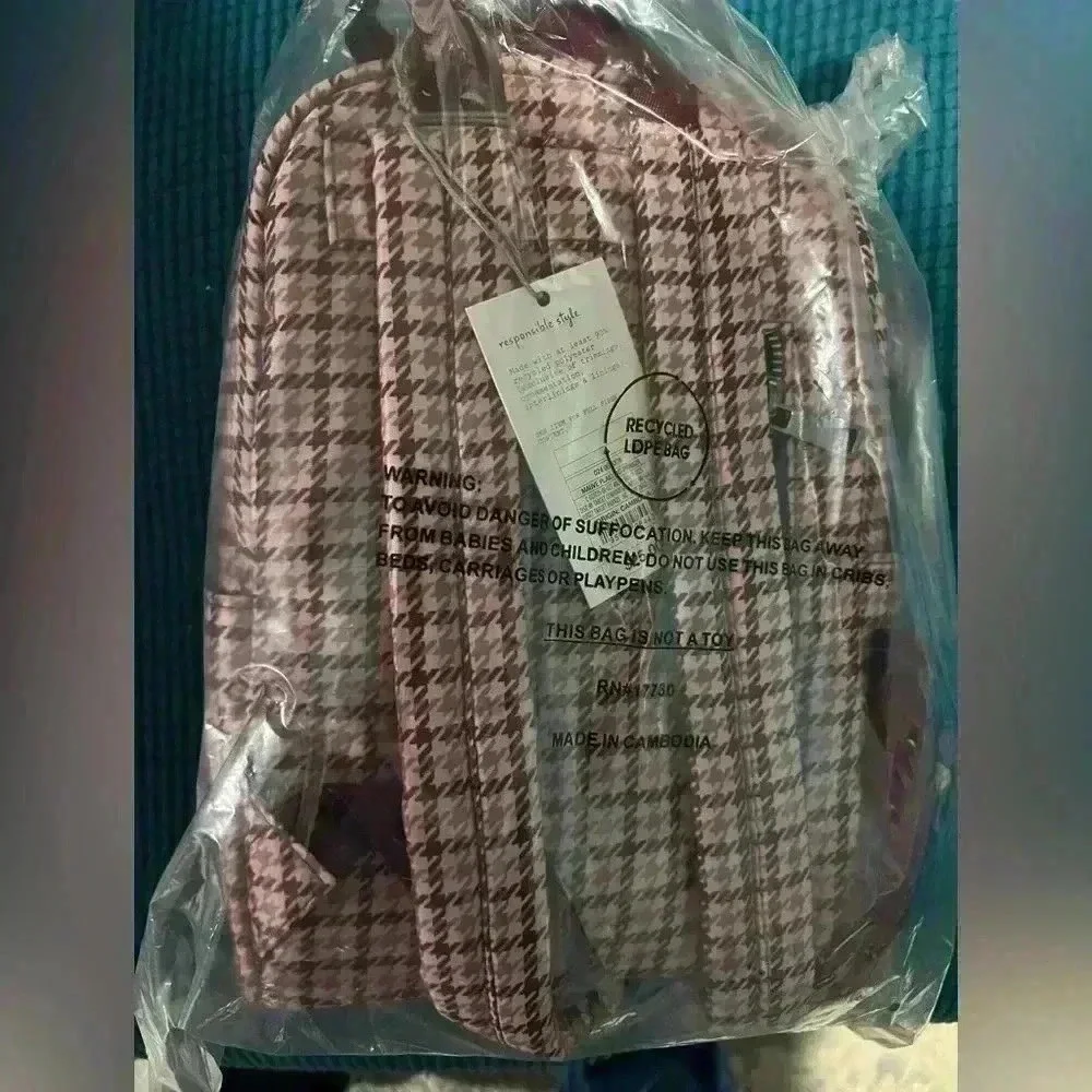 A New‎ Day Juniors Pink & Burgundy Plaid Zip Closure Adjustable Straps Backpack